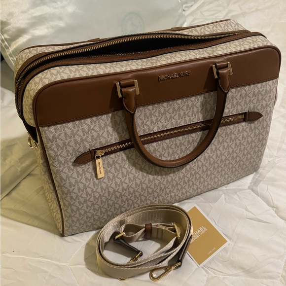 New - Picture 2 of 4